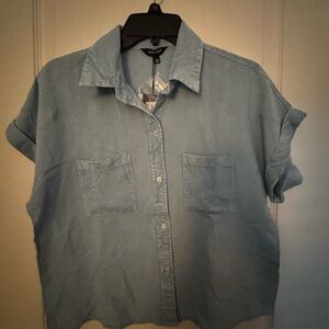 Light Blue Women's Button-Front Shirt Blouse